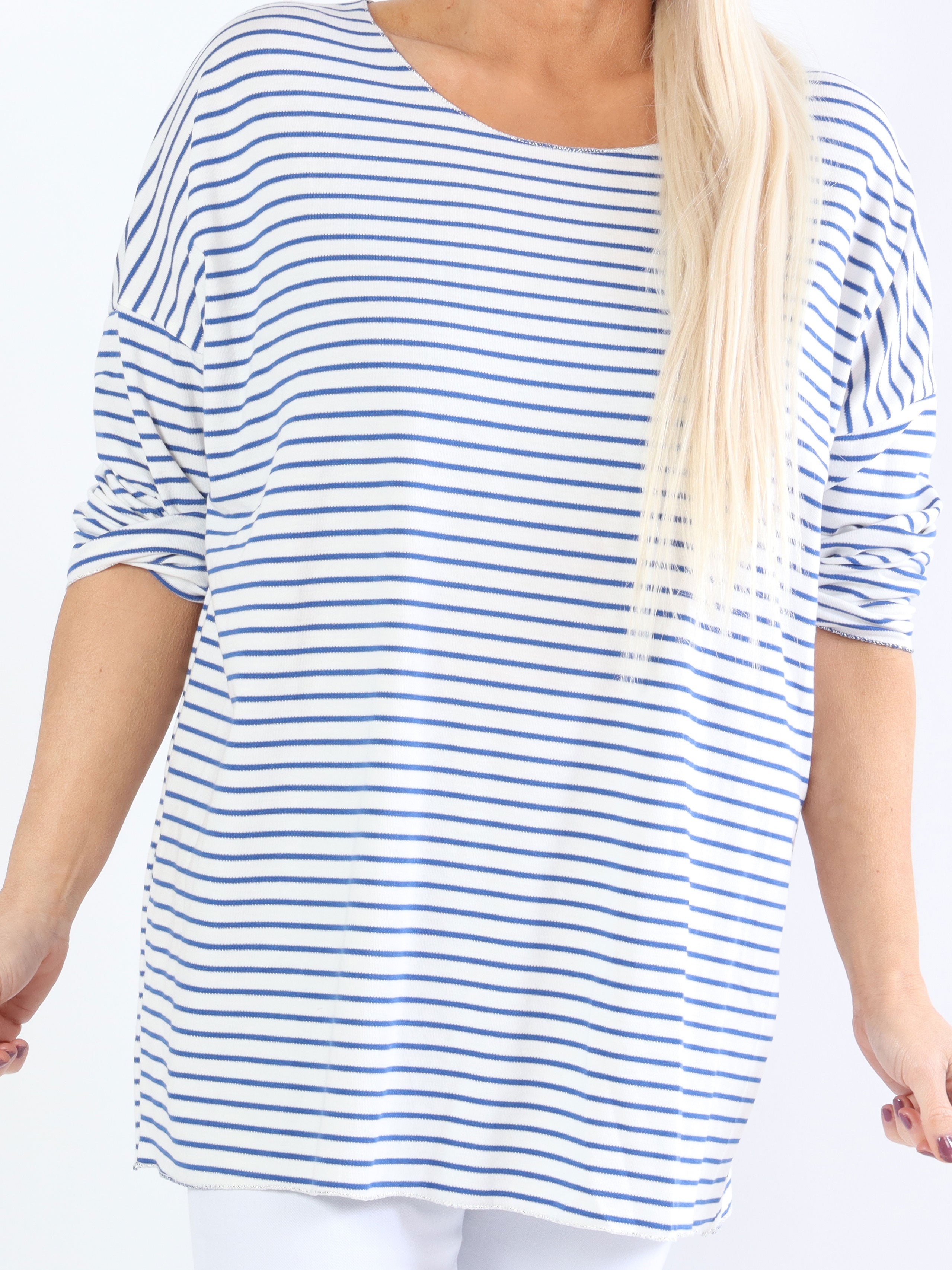 Stripe - Hvid blød plus size bluse med tynde striber